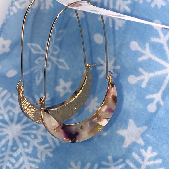 Multi-colored acetate/wire crescent hoop earrings. - Picture 2 of 4